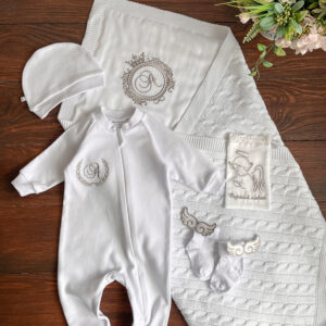 Набір для хрещення з в'язаним пледом